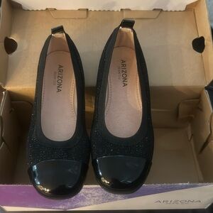 Black ballet flats